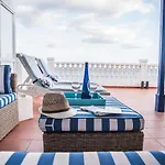 Seaview Coastal On Front Line With Amazing Sea Views And Large Terrace 빌라