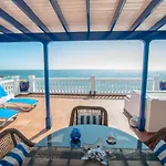 Seaview Coastal On Front Line With Amazing Sea Views And Large Terrace 빌라 *