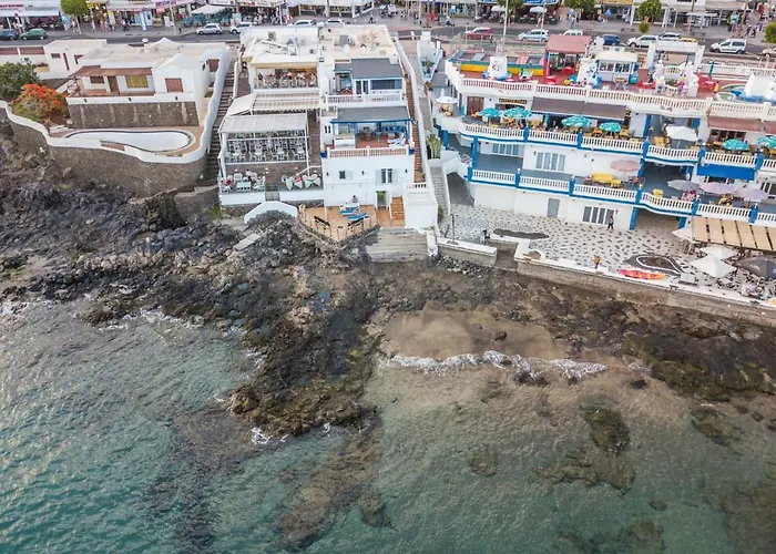 Seaview Coastal On Front Line With Amazing Sea Views And Large Terrace