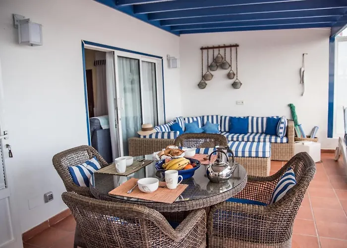 Seaview Coastal On Front Line With Amazing Sea Views And Large Terrace *