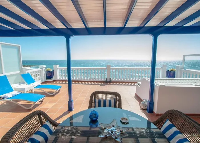Seaview Coastal On Front Line With Amazing Sea Views And Large Terrace Villa *