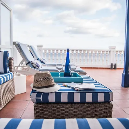 Seaview Coastal On Front Line With Amazing Sea Views And Large Terrace ヴィラ
