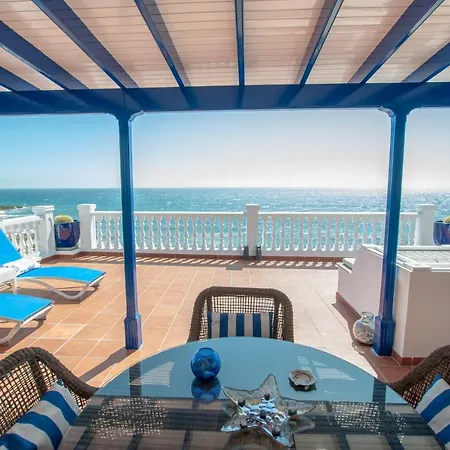 Seaview Coastal On Front Line With Amazing Sea Views And Large Terrace Villa *