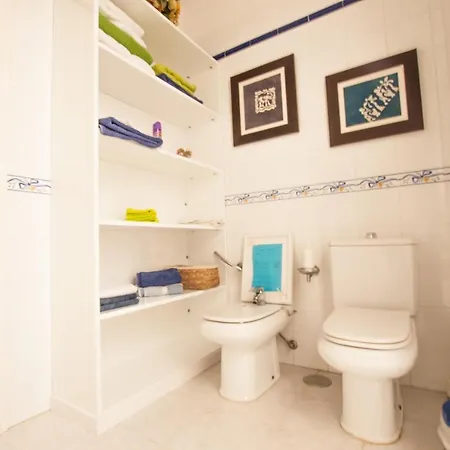 Seaview Coastal On Front Line With Amazing Sea Views And Large Terrace *