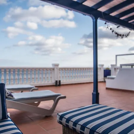 Seaview Coastal On Front Line With Amazing Sea Views And Large Terrace