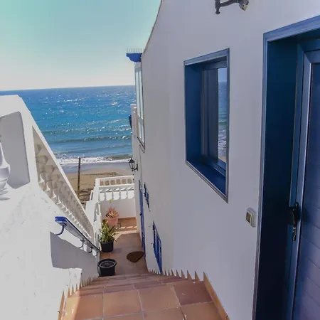 Seaview Coastal On Front Line With Amazing Sea Views And Large Terrace ヴィラ *