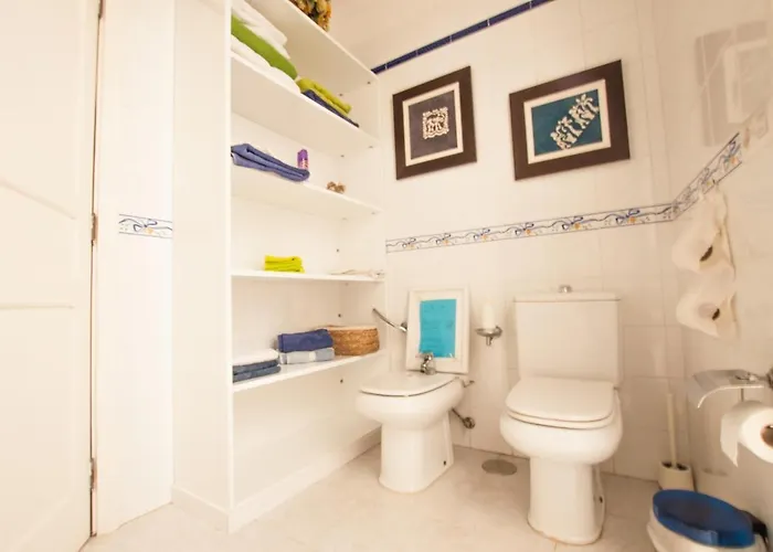 Seaview Coastal On Front Line With Amazing Sea Views And Large Terrace *