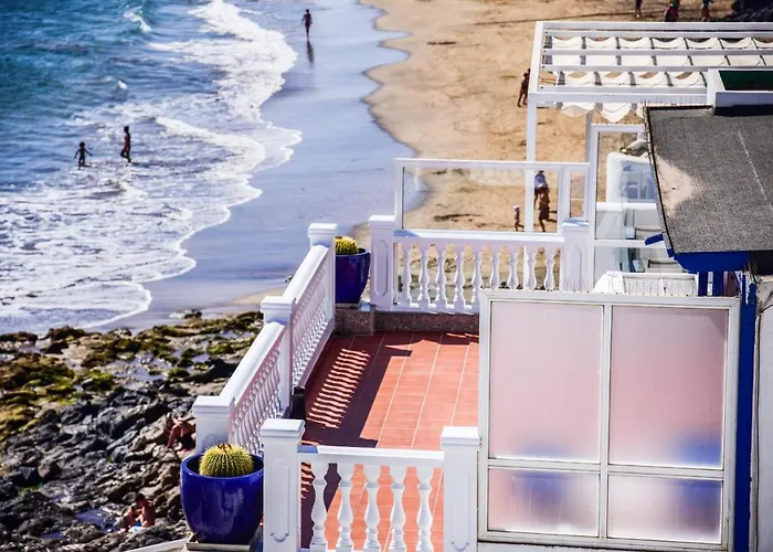 Seaview Coastal On Front Line With Amazing Sea Views And Large Terrace Villa Puerto del Carmen (Lanzarote)